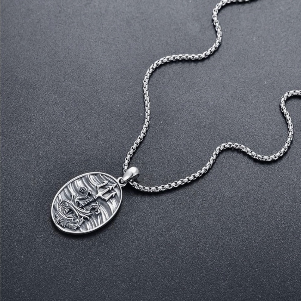 NWOT Trident Silver Pendant Necklace